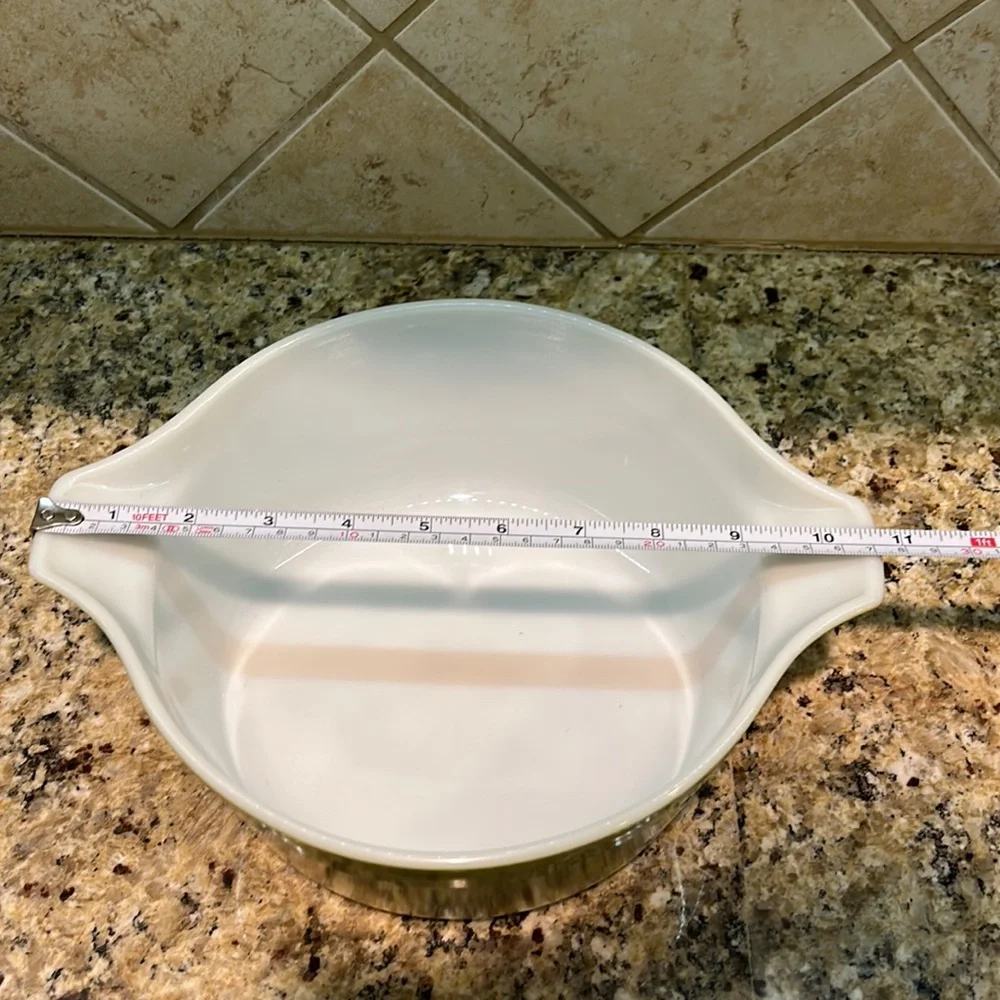 PYREX Verde green #475 2.5 quart casserole dish